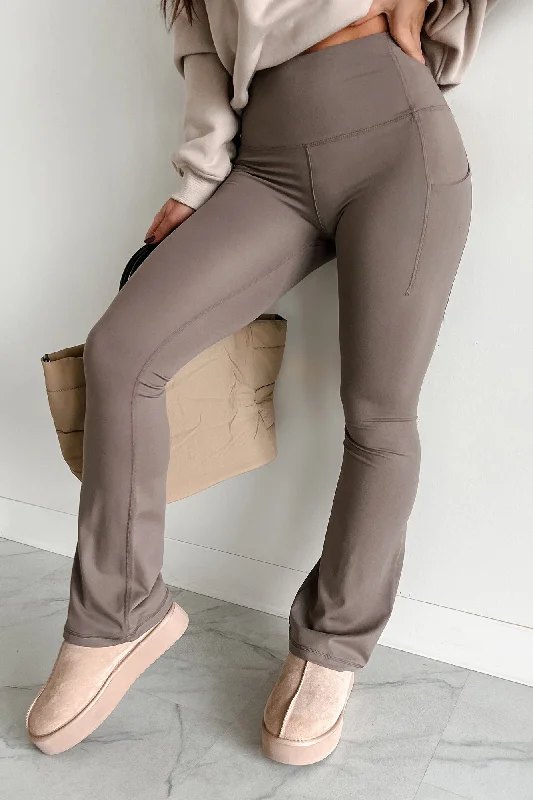 Mindful Movement Flared Pocket Leggings (Truffle)