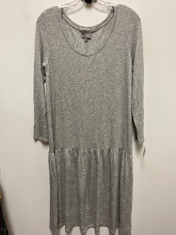 Women's U-Shaped-Neck DressesDress Casual Maxi By Clothes Mentor In Grey, Size: S