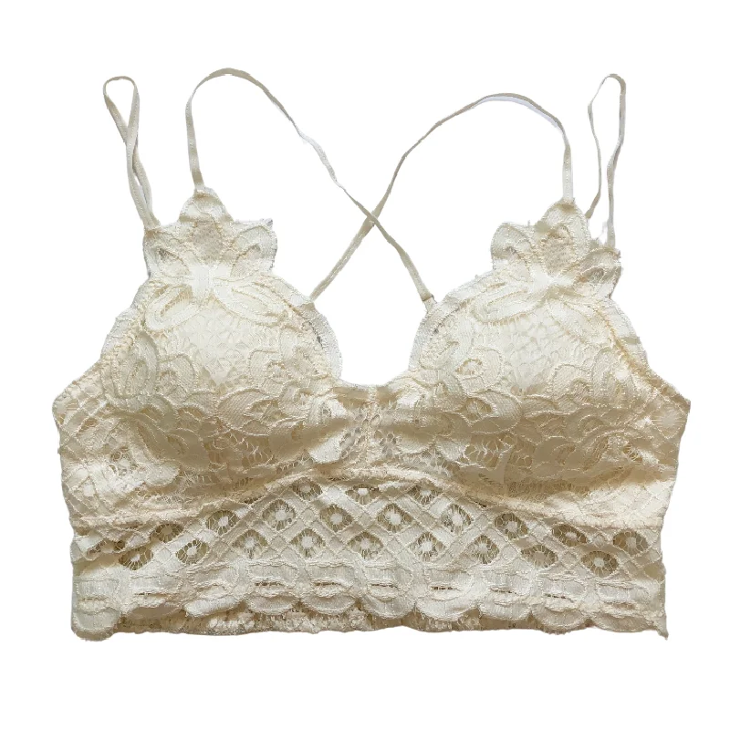 plus-size underwire bra with wide underbandPlus Size Ivory Crochet Bralette